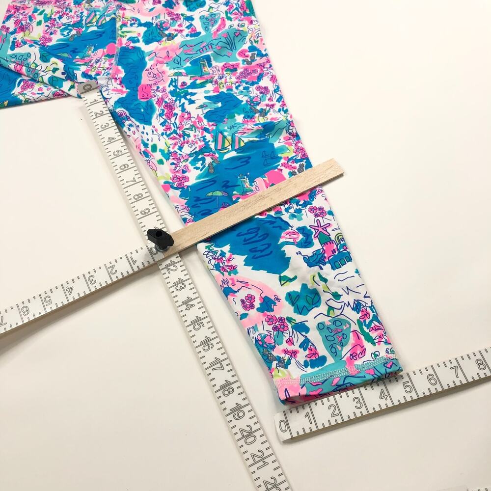Lulu B Small (Fit 26W 19L) Athleisure Travel Mid Rise Capri Pants All Over Print - Picture 3 of 11